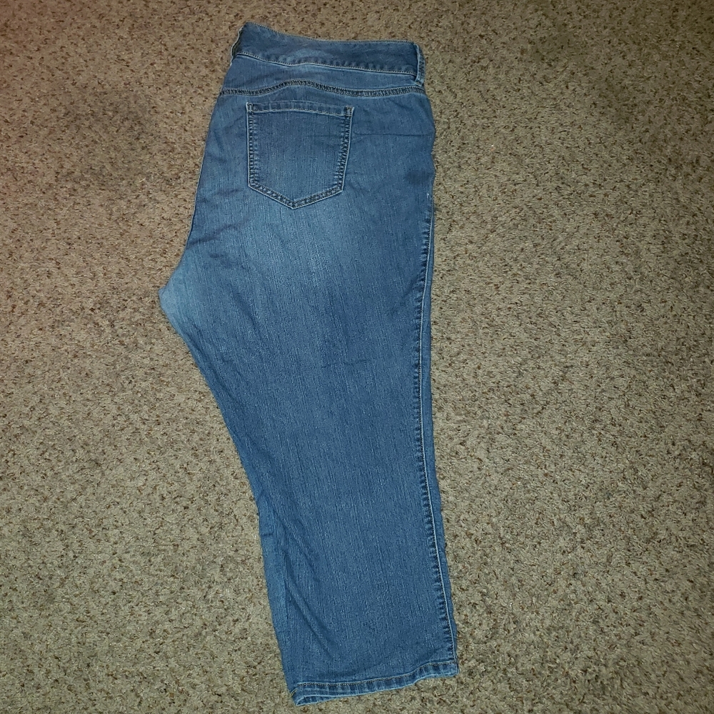Torrid Capris